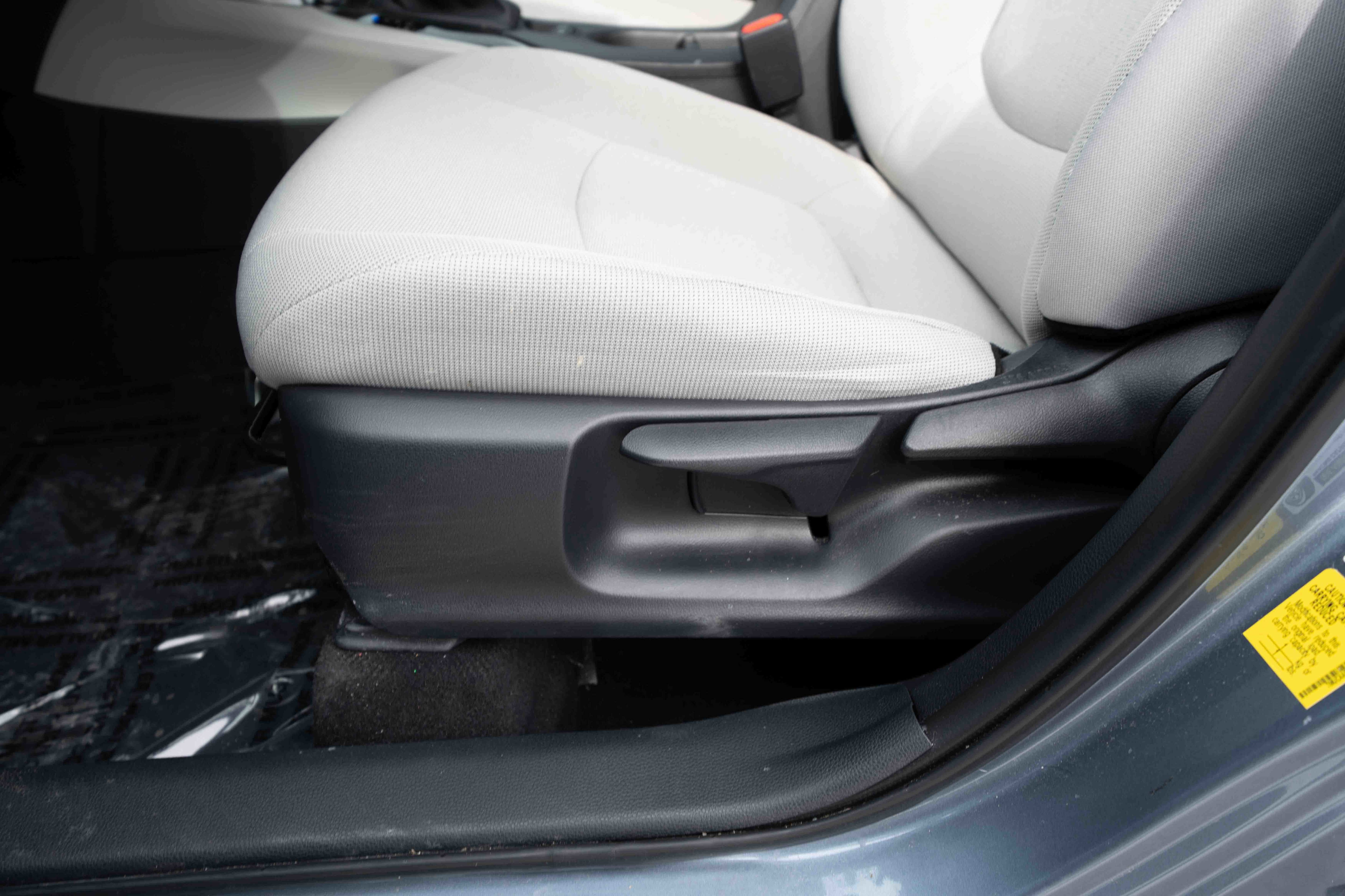 Used 2024 Toyota Corolla Cross LE image 12