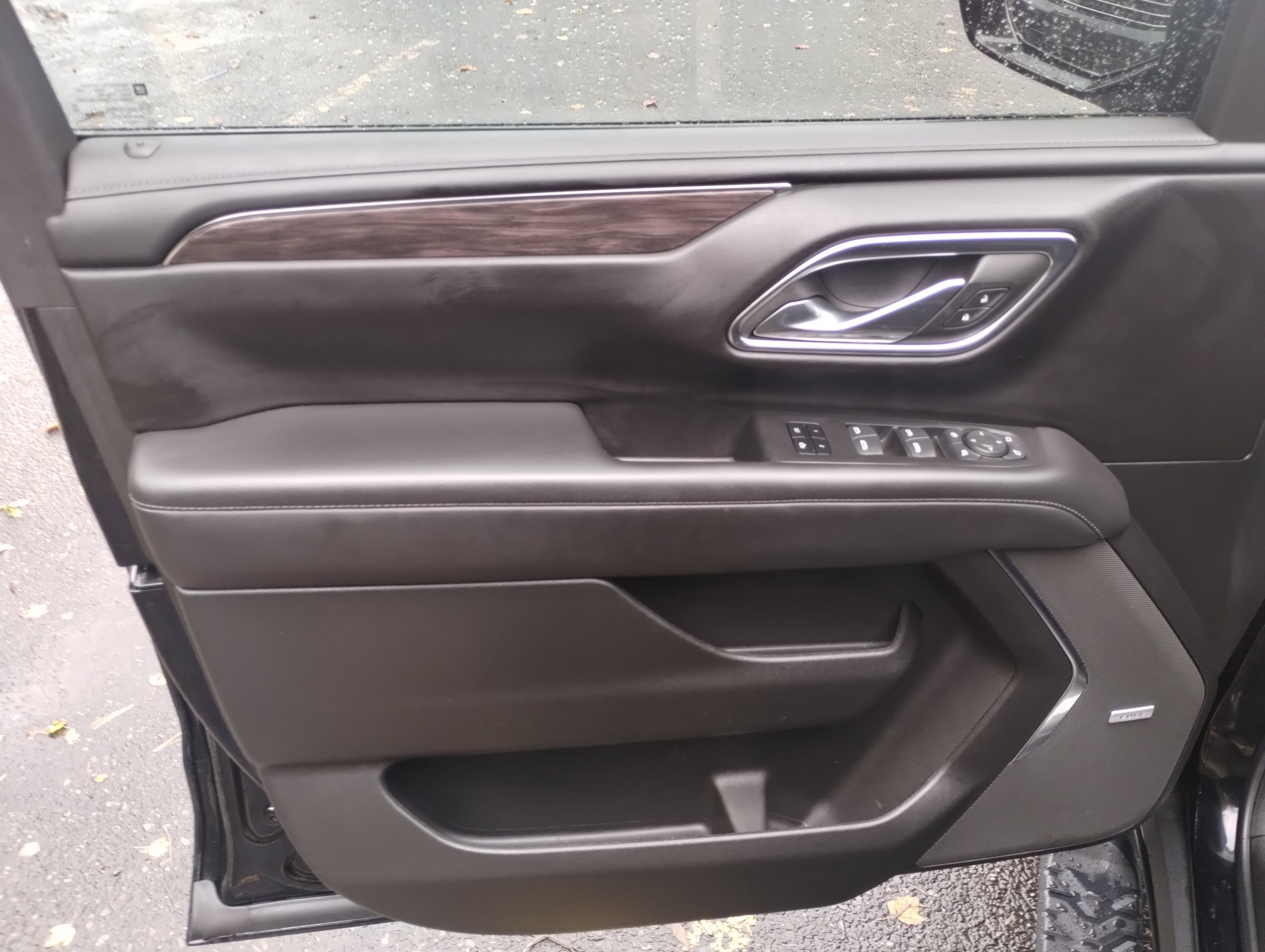 Used 2023 Chevrolet Suburban Z71 w/ Luxury Package image 10