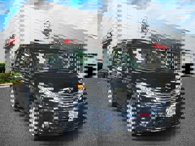 Used 2015 Toyota Sienna XLE Premium w/ Four Season Floor Mat Package