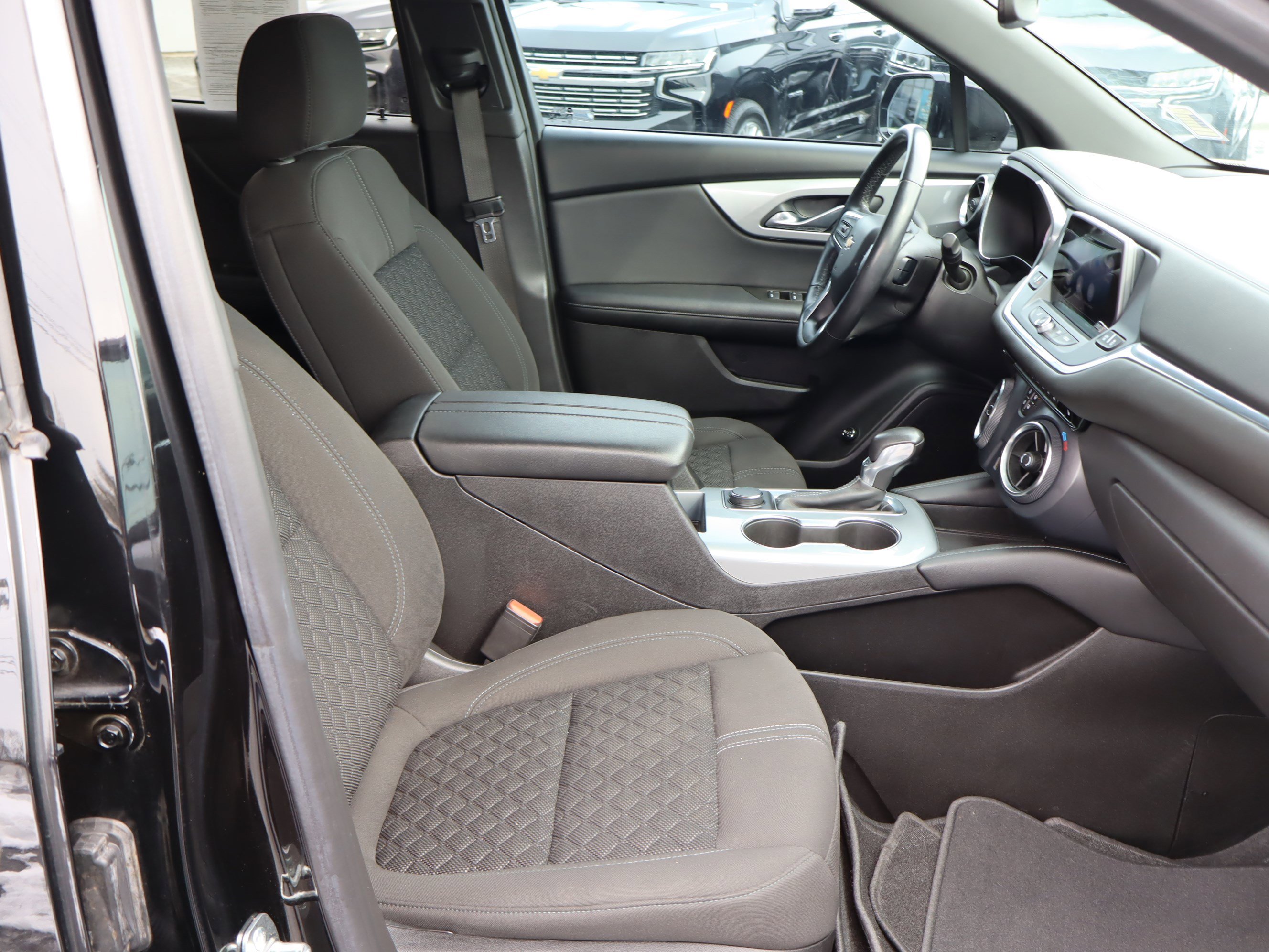 Used 2020 Chevrolet Blazer LT image 36