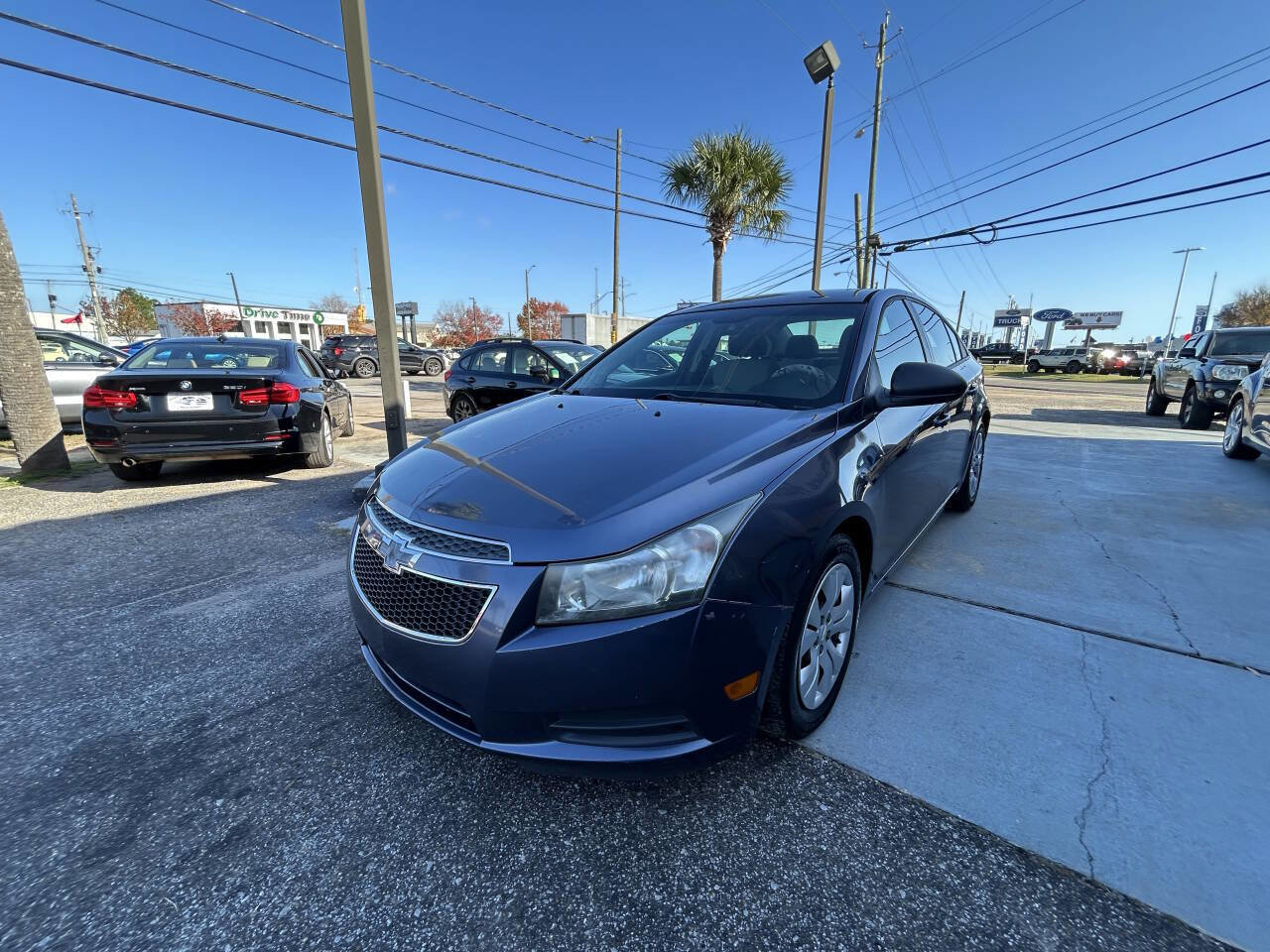 Used 2013 Chevrolet Cruze LS image 2