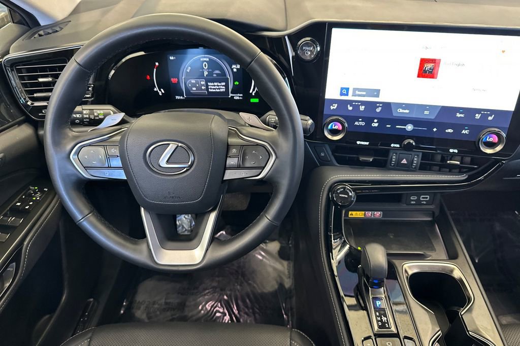 Used 2025 Lexus NX 350h AWD w/ Accessory Package (2T) image 17