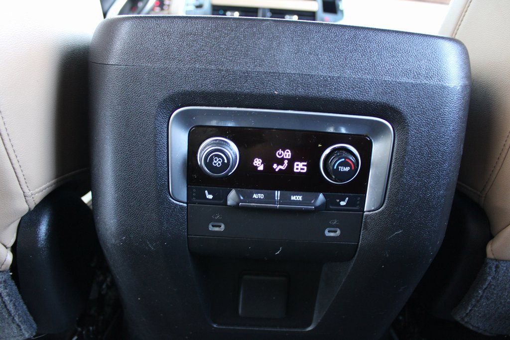Used 2021 Chevrolet Tahoe Premier AWD/4WD image 24