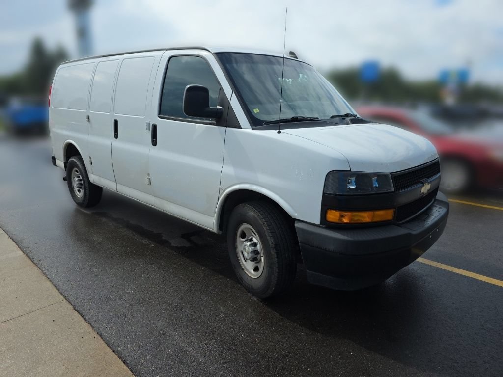 Used 2020 Chevrolet Express 2500 w/ Driver Convenience Package RWD image 3