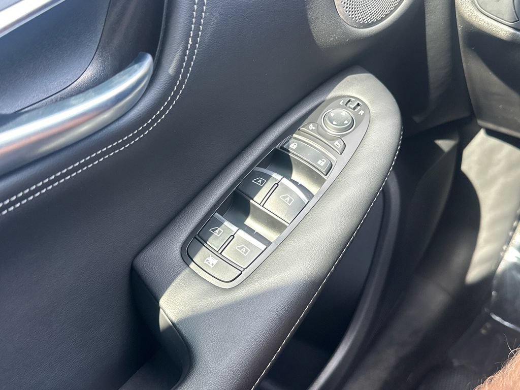 Used 2025 INFINITI QX55 Essential AWD/4WD image 31