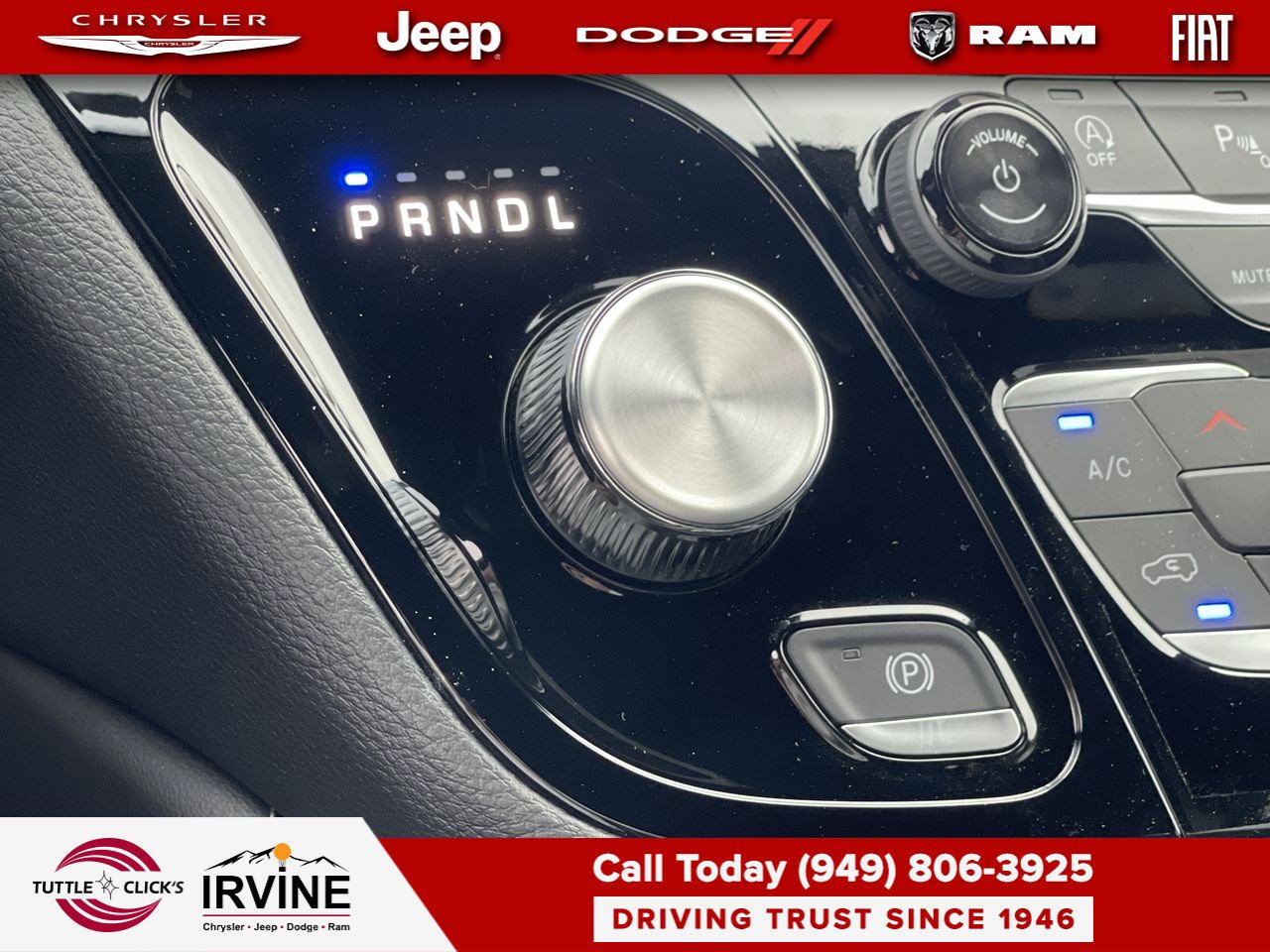 Used 2026 Chrysler Pacifica Limited w/ Uconnect Theater Family Group image 19