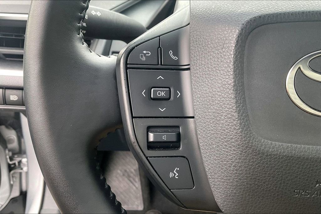 Used 2023 Toyota Prius LE image 12