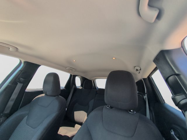 Used 2019 Jeep Cherokee Latitude w/ Popular Appearance Group FWD image 12