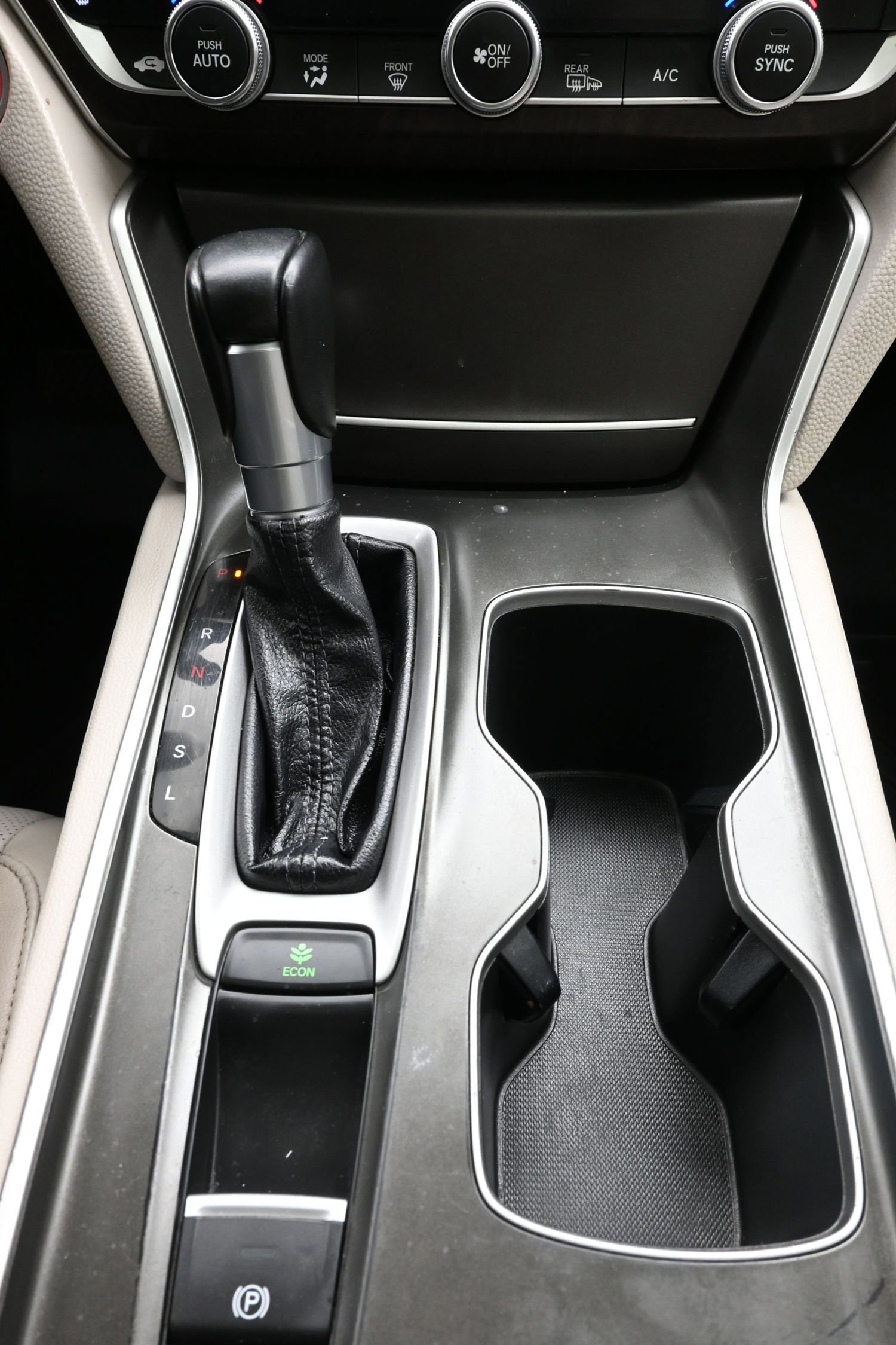 Used 2018 Honda Accord EX-L image 19