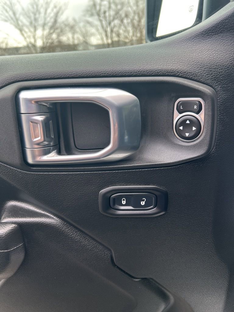 Used 2022 Jeep Wrangler Unlimited Sport image 12