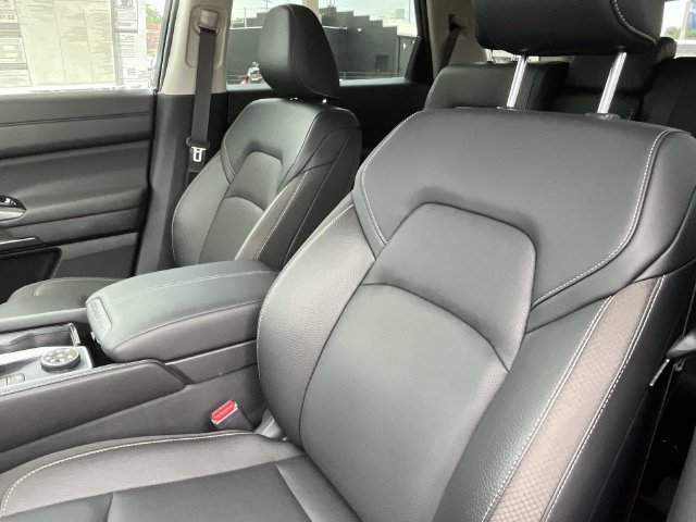 New 2026 Nissan Pathfinder SL AWD/4WD image 25