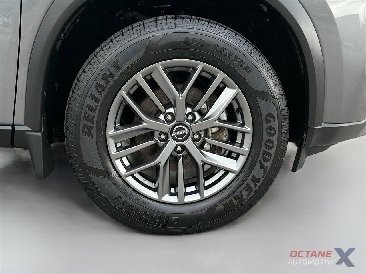 Used 2022 Nissan Rogue S AWD/4WD image 30