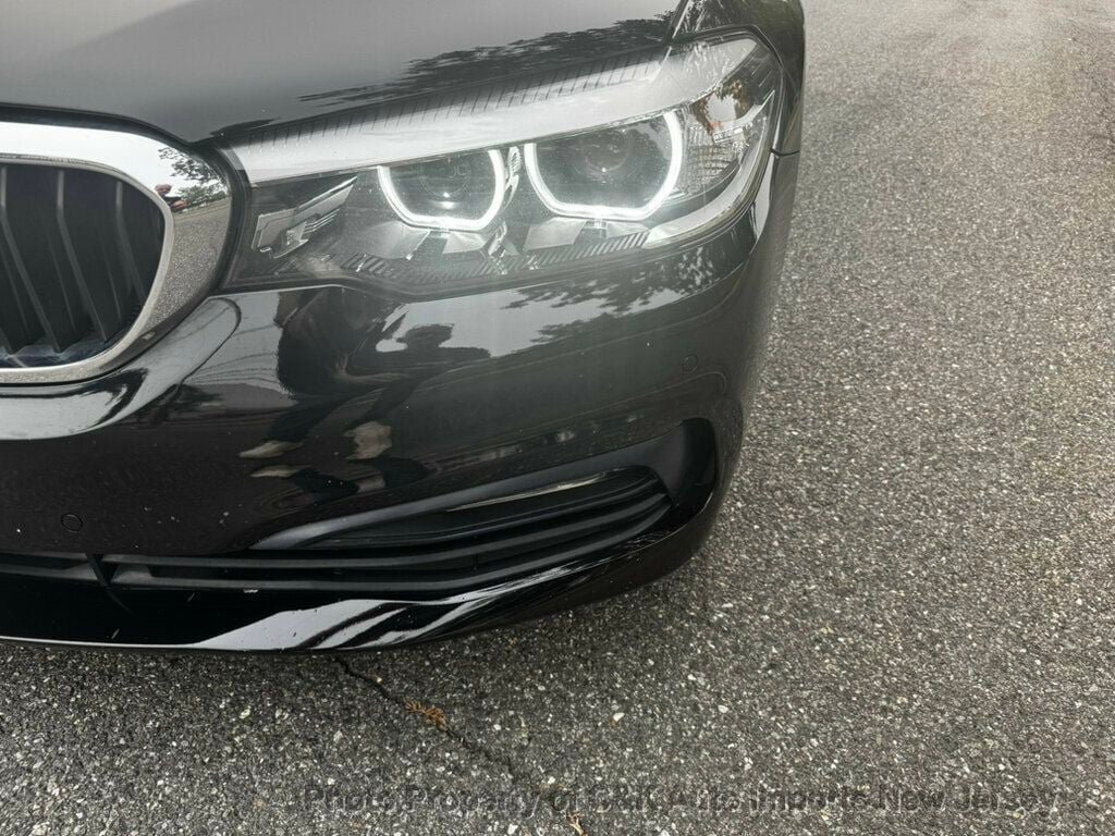 Used 2018 BMW 530i xDrive AWD/4WD image 9