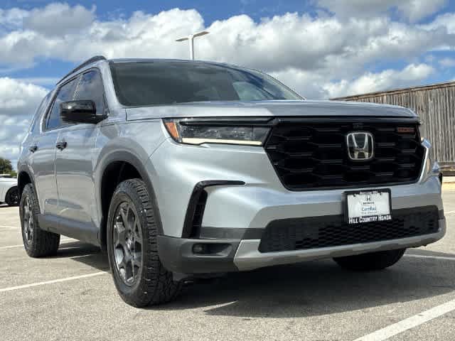 Certified 2025 Honda Pilot TrailSport image 10