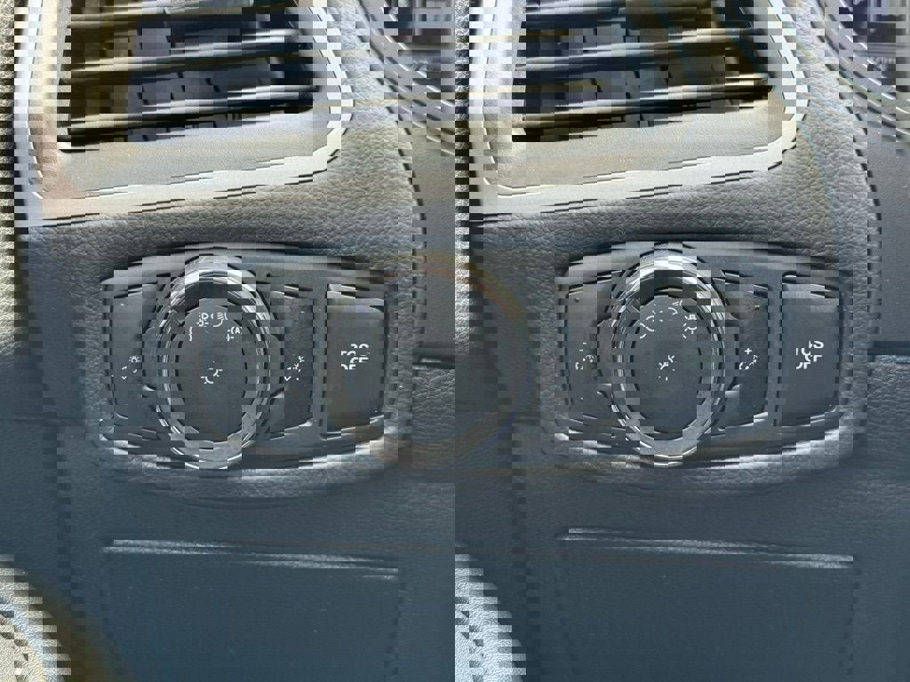 Certified 2023 Ford Edge SEL image 26