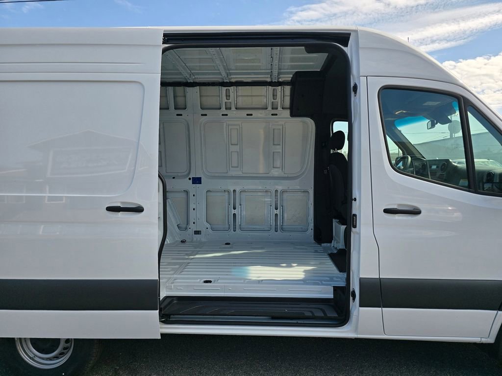 Used 2024 Mercedes-Benz Sprinter 144 Cargo image 14
