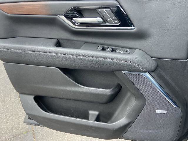 Used 2025 GMC Yukon XL Denali image 18