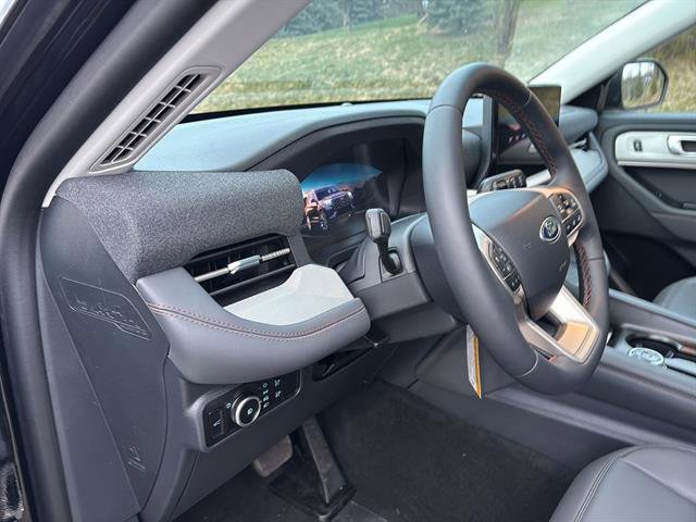 New 2025 Ford Explorer Active w/ Active Comfort Package image 12
