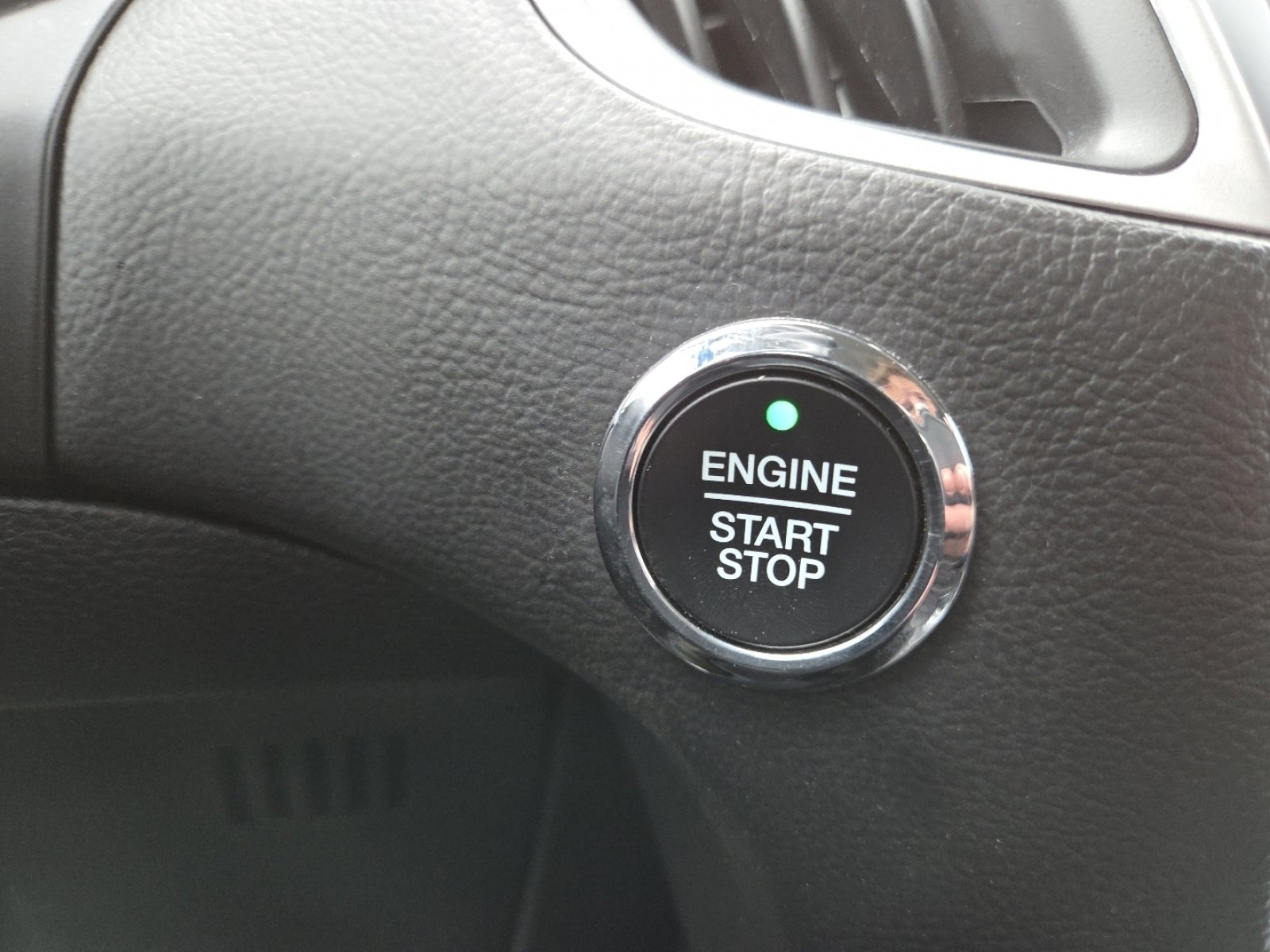 Used 2024 Ford Edge SEL image 8