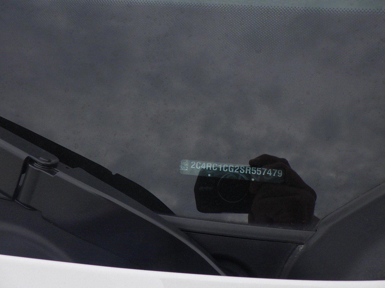 Used 2025 Chrysler Voyager LX FWD image 2