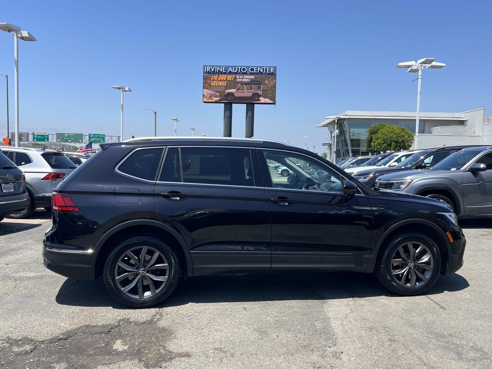Certified 2022 Volkswagen Tiguan SE FWD image 26