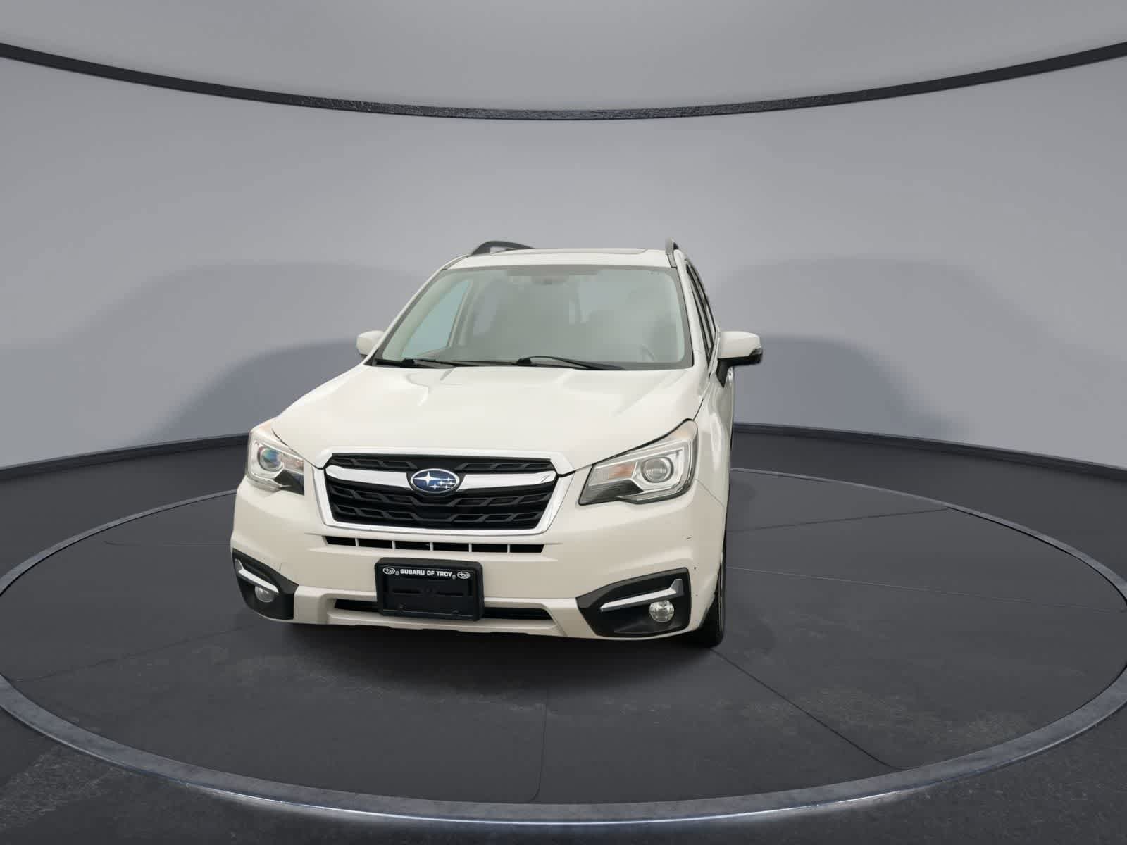 Used 2017 Subaru Forester 2.5i Touring AWD/4WD image 3