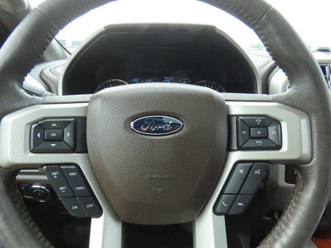 Used 2015 Ford F150 King Ranch w/ Equipment Group 601A Luxury AWD/4WD image 27