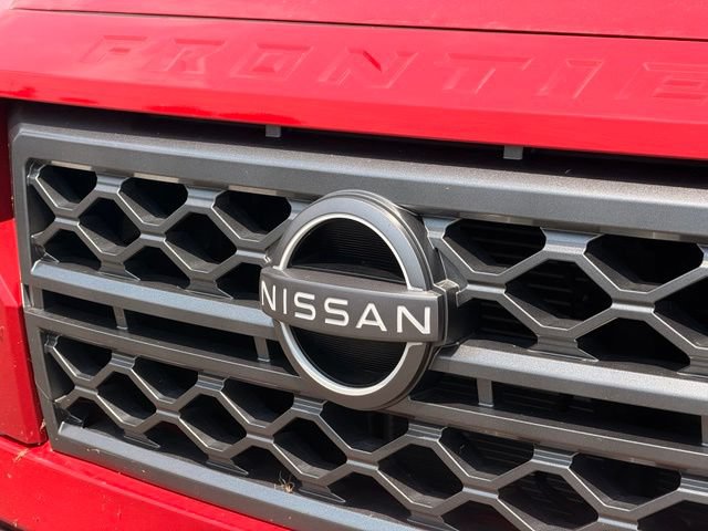Used 2022 Nissan Frontier SV w/ Technology Package RWD image 5
