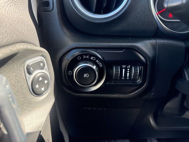 Certified 2020 Jeep Wrangler Unlimited Rubicon w/ Quick Order Package 28Y Recon image 13