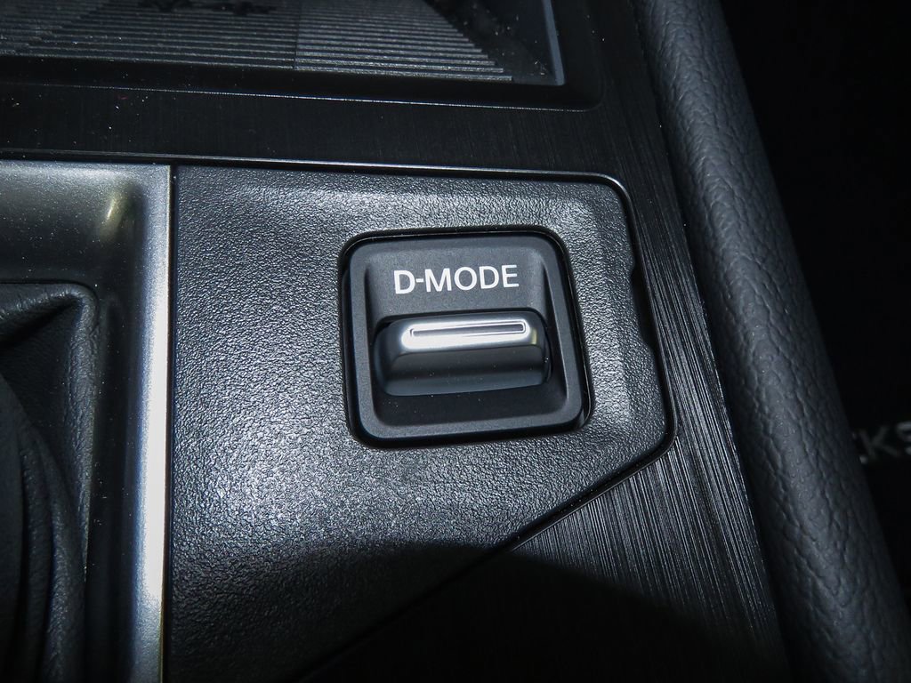 Certified 2025 Nissan Kicks SV image 27