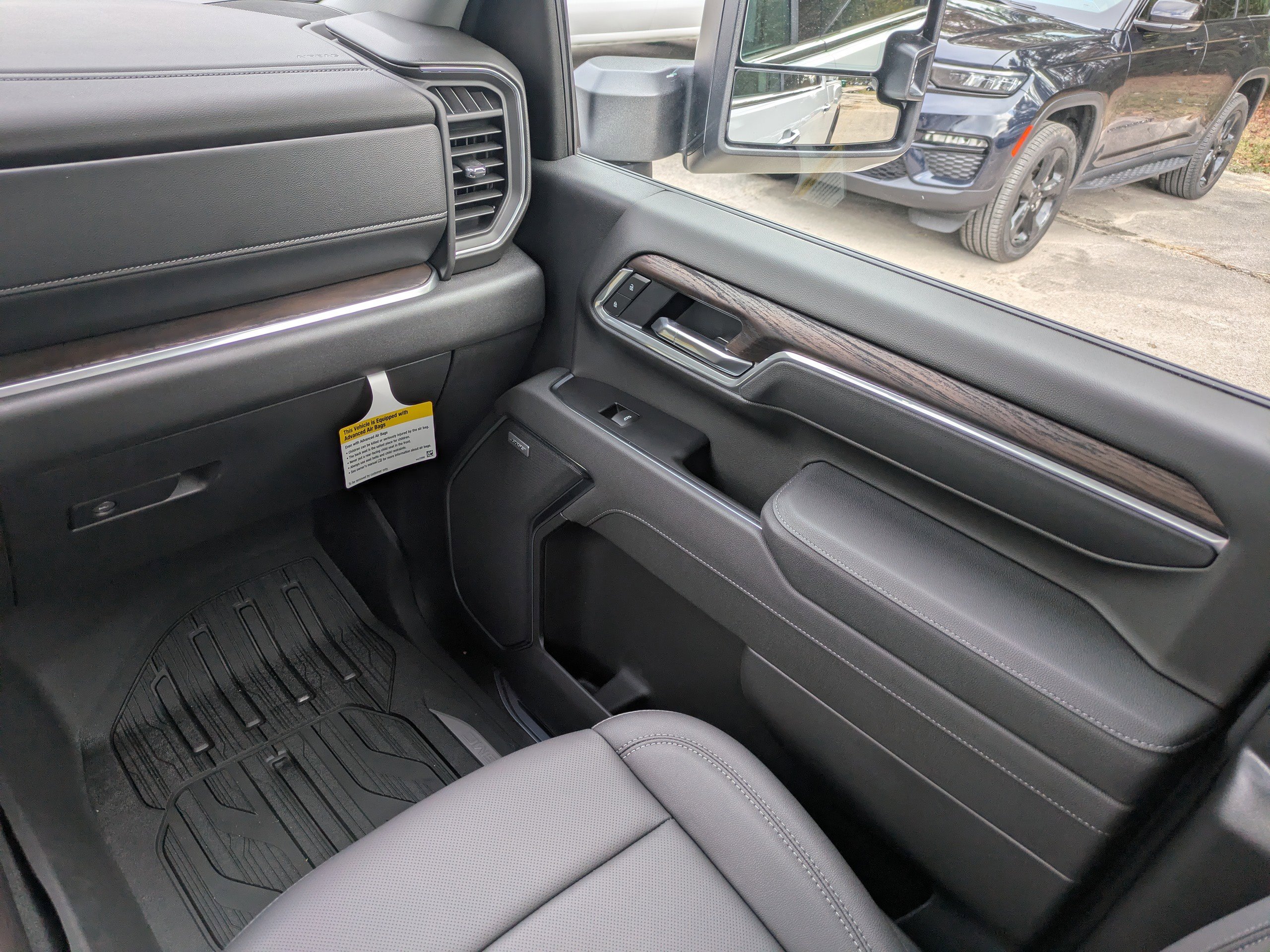 New 2026 GMC Sierra 2500 SLT image 17