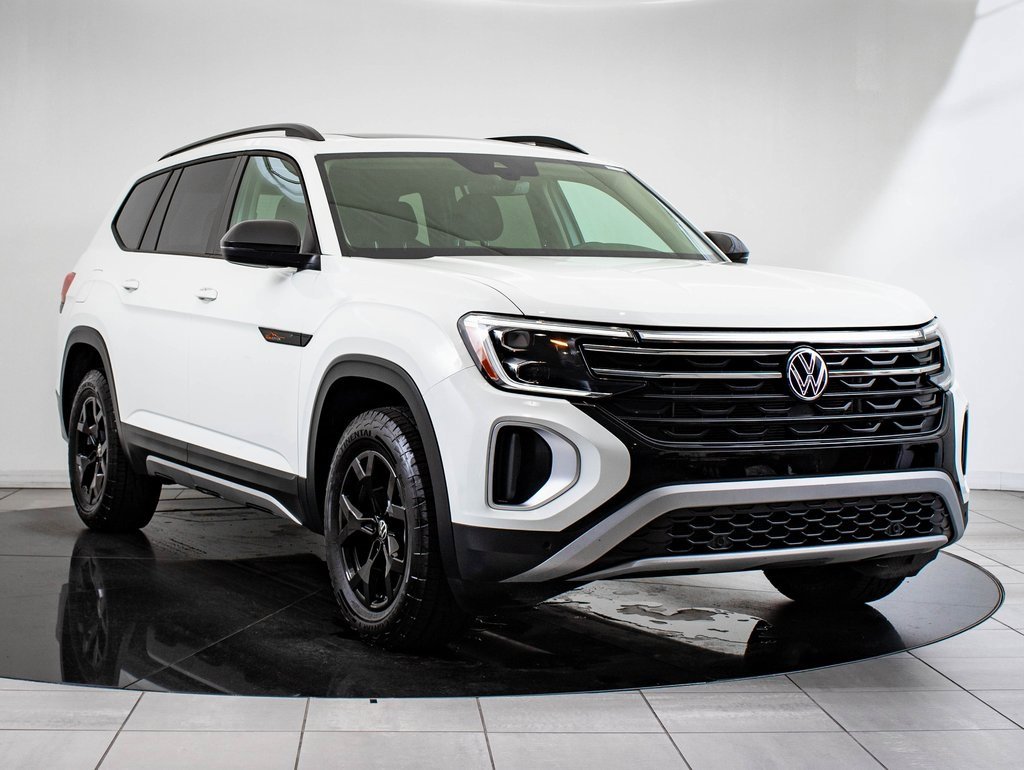Used 2025 Volkswagen Atlas Peak Edition SE image 12