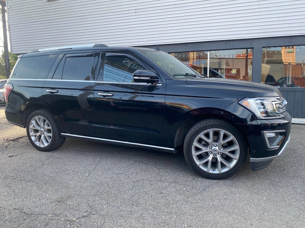 Used 2018 Ford Expedition Limited w/ Equipment Group 302A image 6