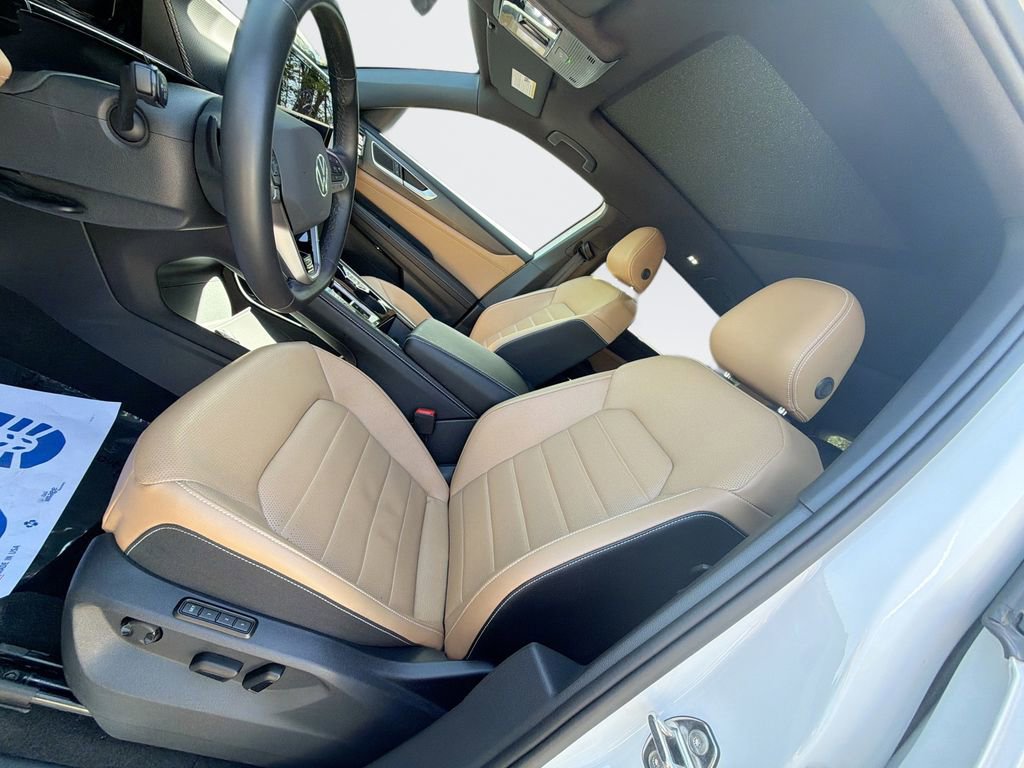 Used 2025 Volkswagen Atlas Cross Sport SEL R-Line AWD/4WD image 13