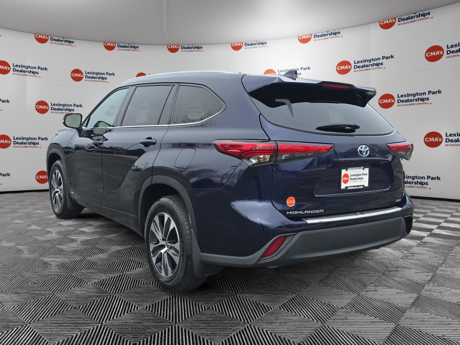 Used 2022 Toyota Highlander XLE image 5