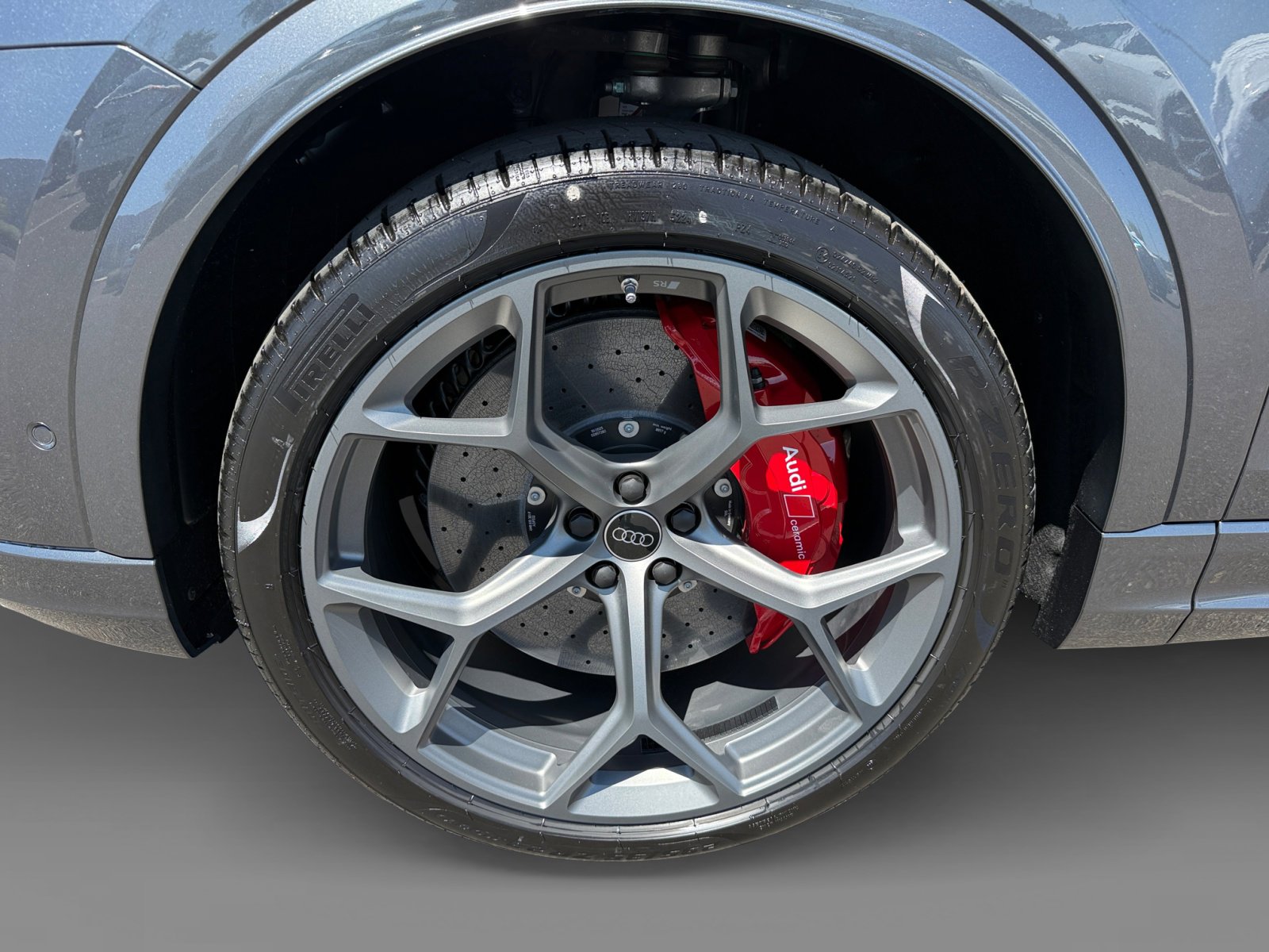 New 2025 Audi RS Q8 performance image 9