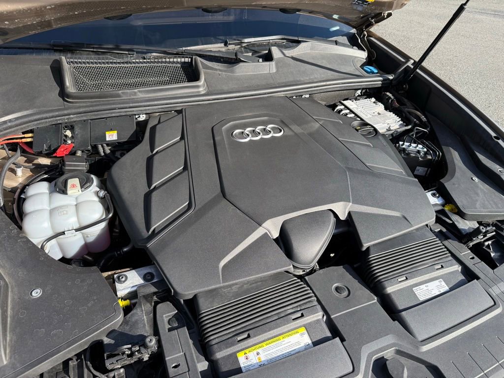 Used 2019 Audi Q8 Premium w/ Convenience Package image 7