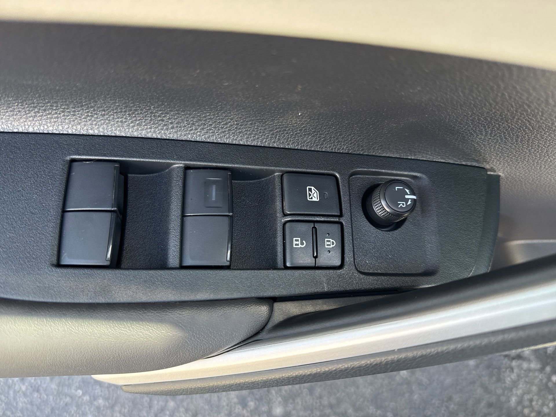 New 2026 Toyota Corolla Cross L image 29