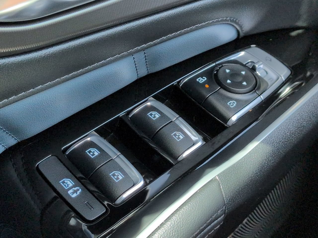 Certified 2025 Kia Sorento SX Prestige AWD/4WD image 29