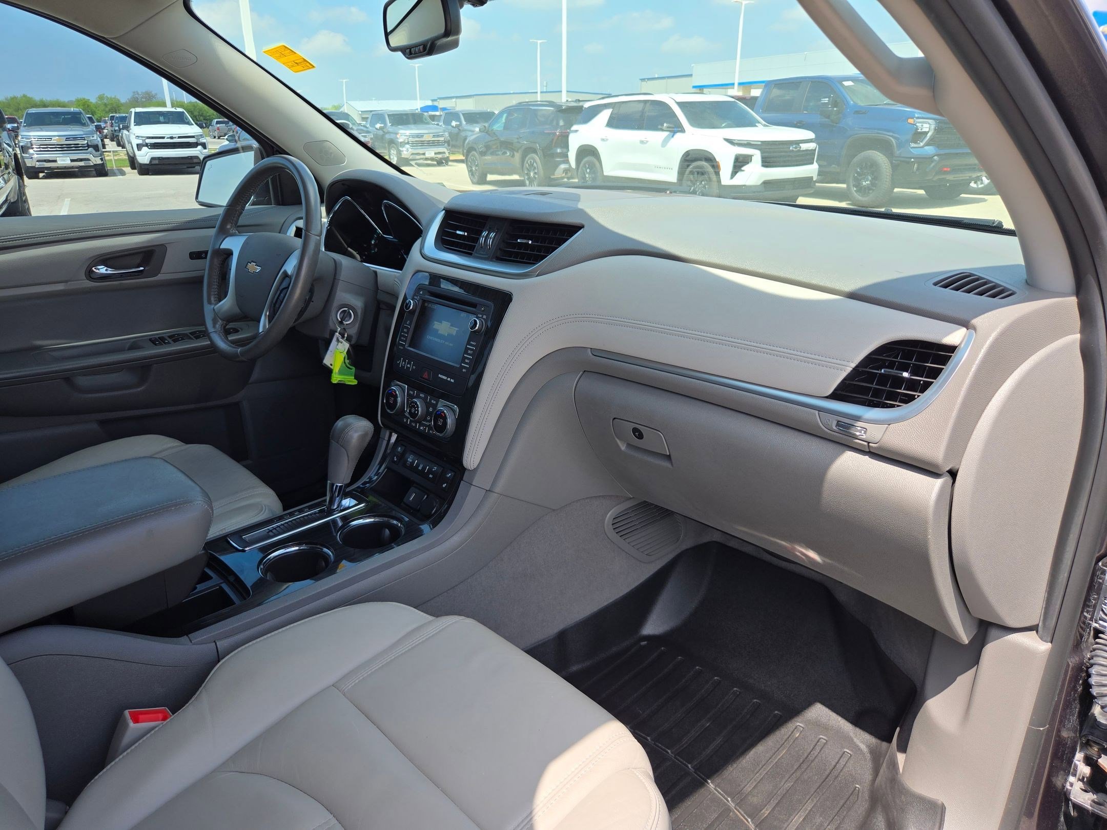 Used 2017 Chevrolet Traverse LT FWD image 24
