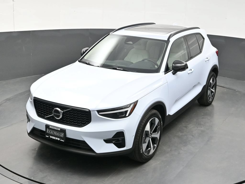 New 2026 Volvo XC40 B5 Plus w/ Protection Package Premier AWD/4WD image 32