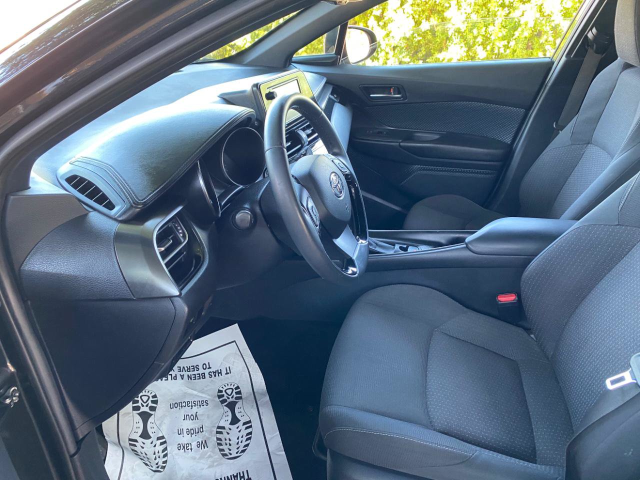 Used 2018 Toyota C-HR XLE FWD image 34