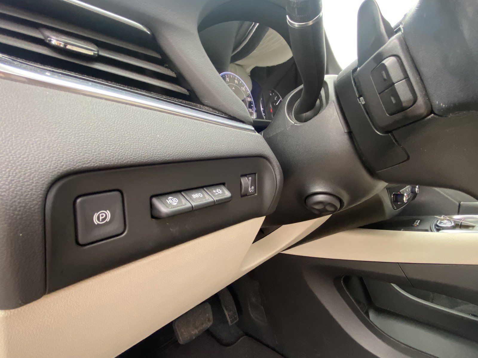 Used 2022 Buick Enclave Avenir w/ Avenir Technology Package AWD/4WD image 23