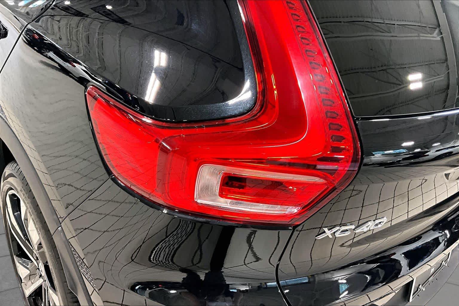 Used 2024 Volvo XC40 B5 Plus w/ Protection Package Premier AWD/4WD image 27