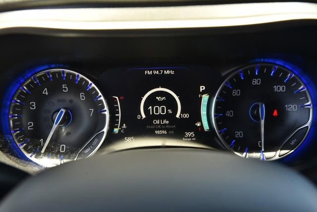 Used 2021 Chrysler Pacifica Touring-L FWD image 13