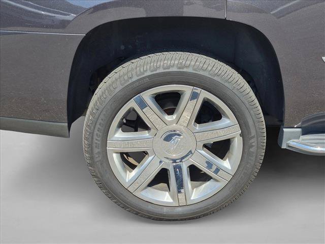 Used 2017 Cadillac Escalade Luxury RWD image 22