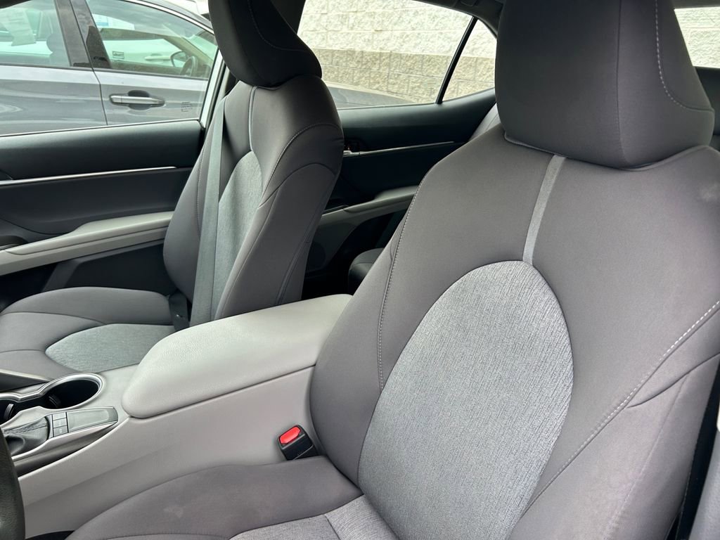 Used 2022 Toyota Camry LE FWD image 28