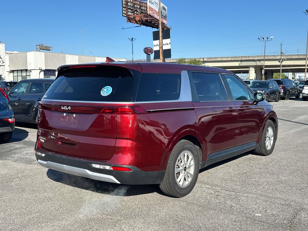 Certified 2024 Kia Carnival LX image 8