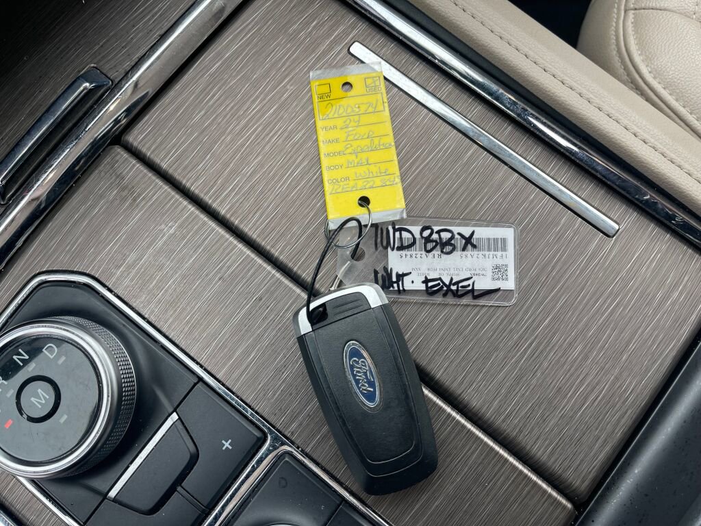 Used 2024 Ford Expedition Max Limited image 4