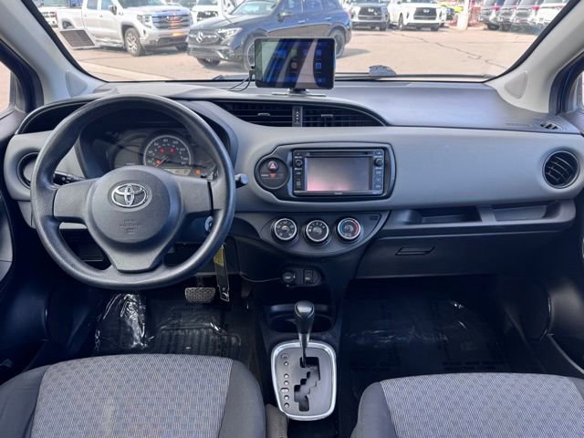 Used 2015 Toyota Yaris L image 2